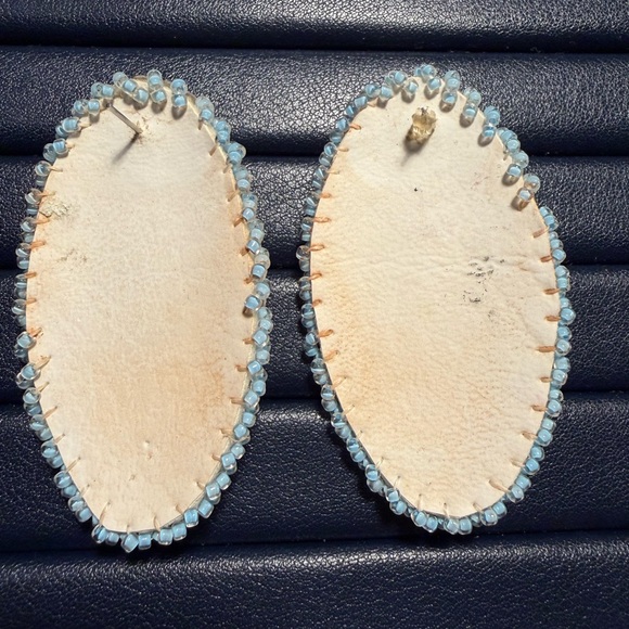 Authentic Native American handmade beaded earrings - Picture 2 of 3